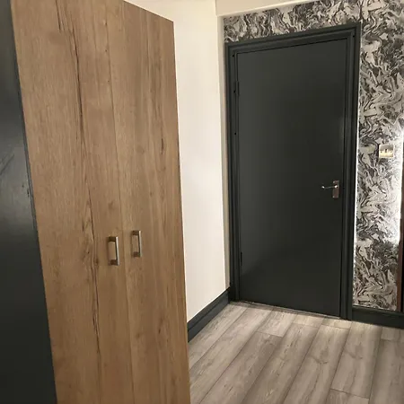 Hills View Apartment