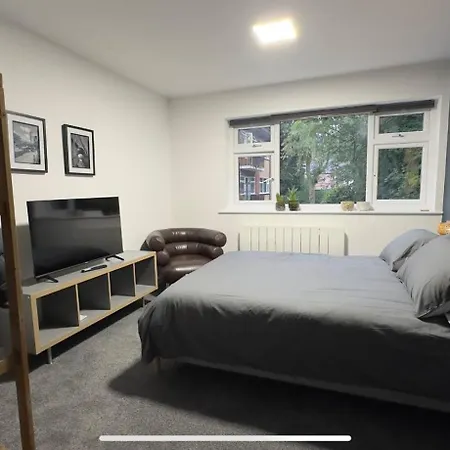 8 Riversdale King Size Проживание в семье Манчестер