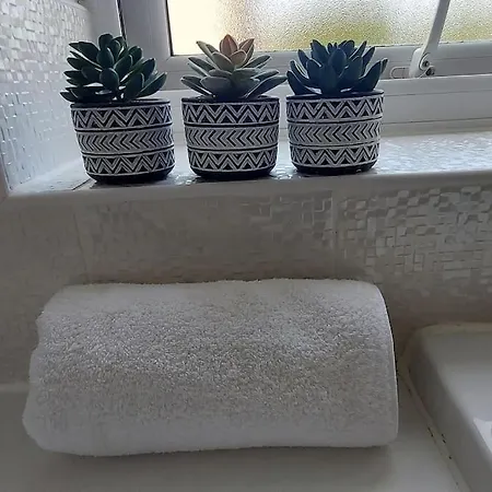 Modern Near Etihad, Coop Live Appartement *