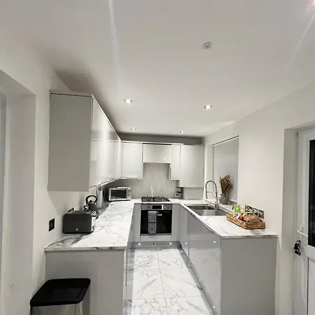 Entire House - Near Etihad Stadium And 度假居 *