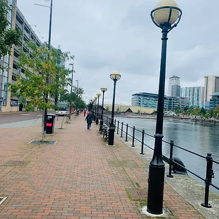 Great 2bed In Salford Quays With Water View Apartament Manchester
