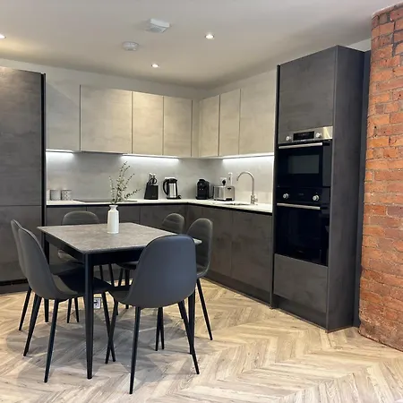 Apt, Free Parking, Business, Couples & Families Mánchester