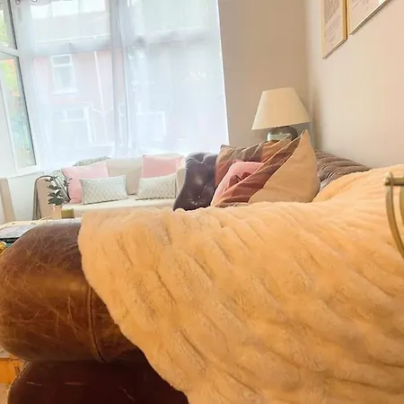 Artistic 3 Bed In Old Trafford Next To Mufc Manchester