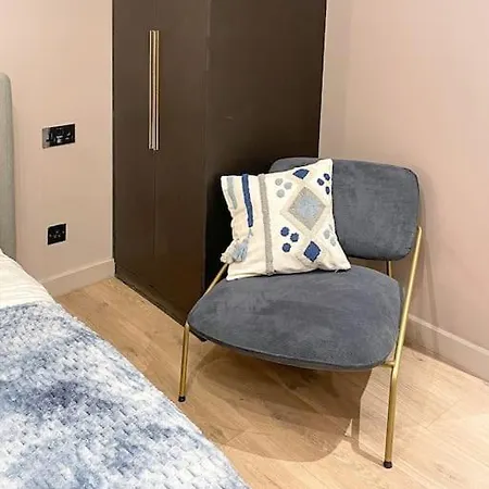 Chic Retreat *