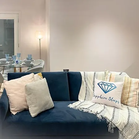 Posh Pretty Penthouse *