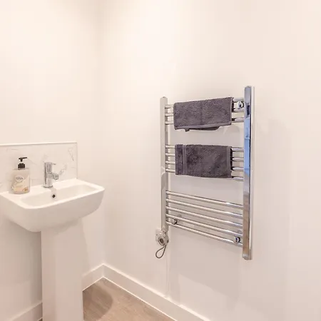 Semesterbostad Stunning Modern 3 Bedroom Townhouse - Perfect Getaway Manchester