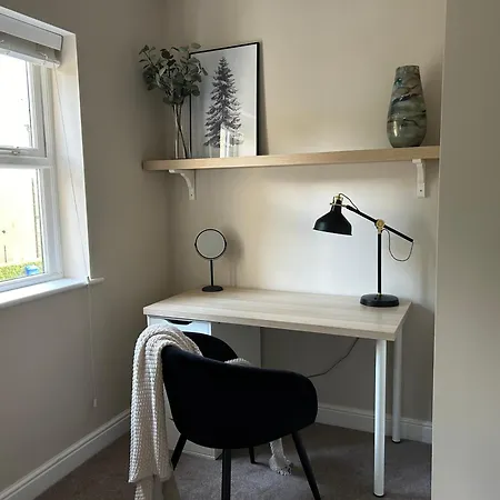 別荘 Serene Retreat Sleeps 6 With Garden *