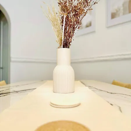 The Secret Garden Retreat With Hot Tub *