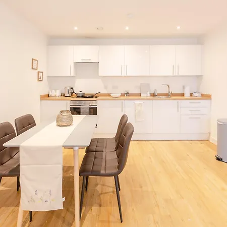 Warm 2 Bedroom 15 Min Walk To Etihad Stadium And Center 아파트 맨체스터