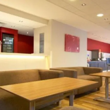 Travelodge Salford Quays Отель