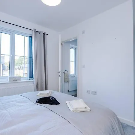 דירה Sleeps 7, Stunning Home, Free Parking, Perfect For Groups, Long Term Disc מנצ'סטר