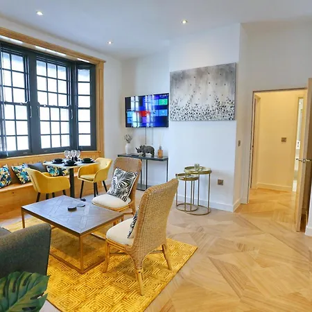Pass The Keys Beautifully Restored 3 Bed Flat In Centre
