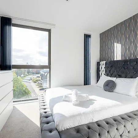 Apartment 2 Bedroom Coop Live Etihad Stadium Pass The Keys