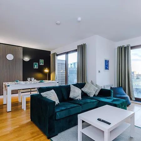 Sleeps 8, Duplex Apartment, Pool Table, Balcony X2, Long Term Disc, Perfect For Groups