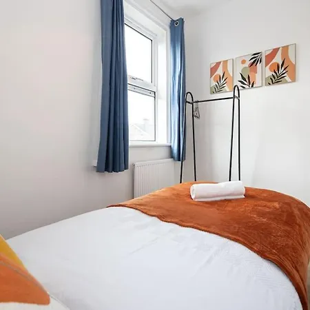 Apartment Bright & Modern 3 Bedroom Old Trafford Manchester