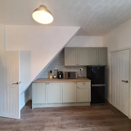 度假居 2 Bed House - Sleeps 5 - Pets - Parking - Wifi *