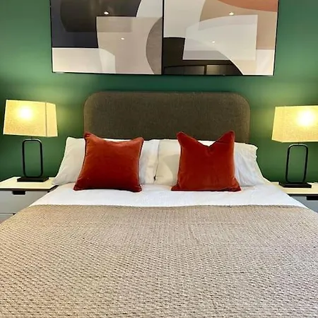 Stunning Centre Duplex With Free Parking Apartament *