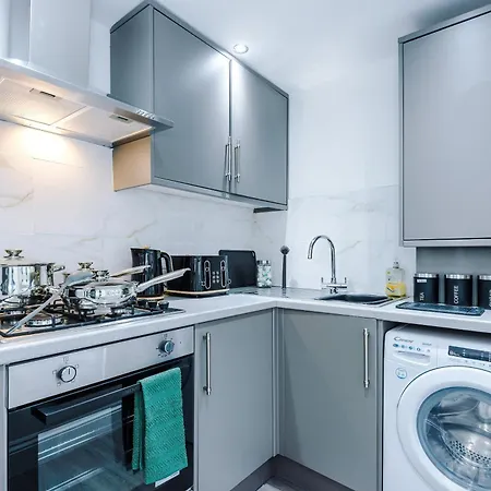 아파트 Sleeps 6, Pool Table, Free Parking, Perfect For Groups, Long Term Disc