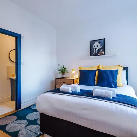 Barton House - Sleeping 10 マンチェスター