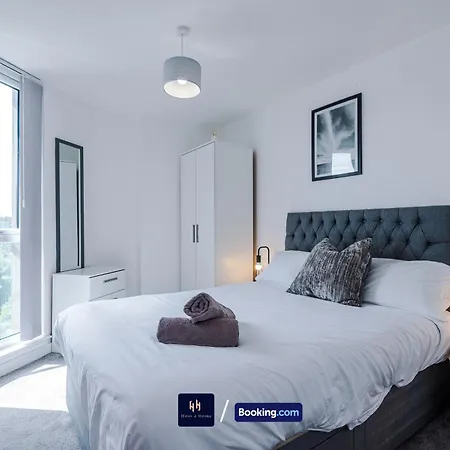 Modern 1 Bed With Balcony By Host A