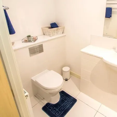 Coop Arena Luxurious Townhouse Manchester