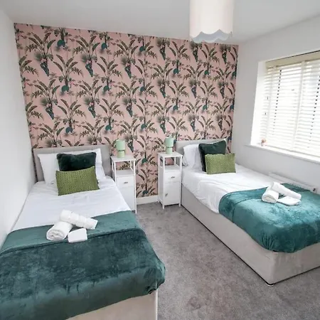 Coop Arena Luxurious Townhouse Manchester