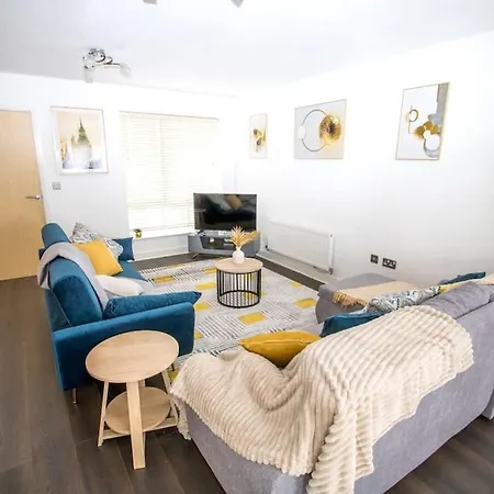 Coop Arena Luxurious Townhouse Holiday home