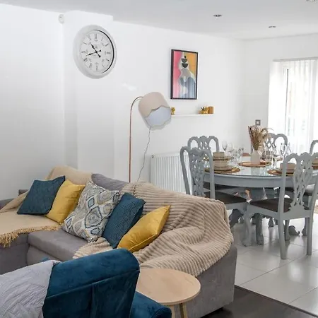 Coop Arena Luxurious Townhouse * Manchester