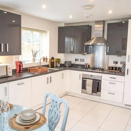 Coop Arena Luxurious Townhouse Holiday home