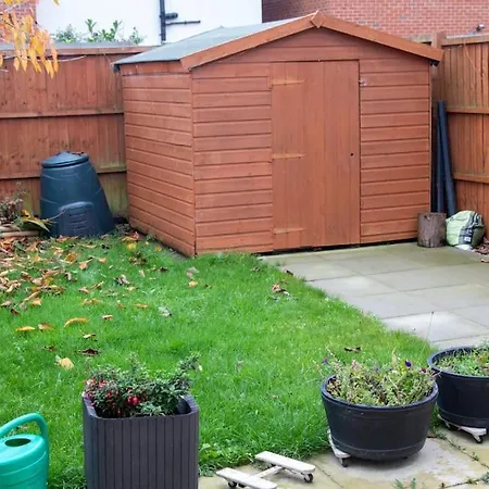 Coop Arena Luxurious Townhouse Manchester