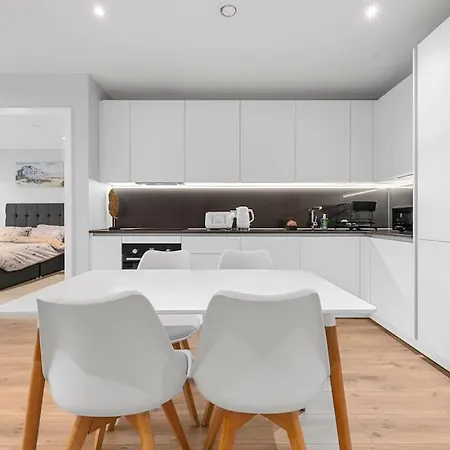 Apartment Haven Stylish Modern *