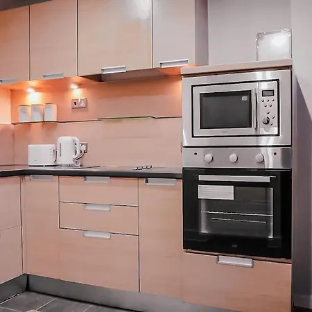 Cosy 1-bdr For 3, Near Masson Place Arenas Cheetham Hill And Stadiums, Wi-fi *