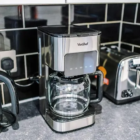 Appartement Stylish 3bdr House By Vista Short Lets & Serviced With Free Parking, Pool Table And Ps4 *