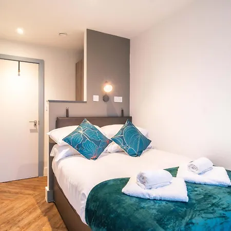 Fabulous 2 Bedroom In Centre Lägenhet