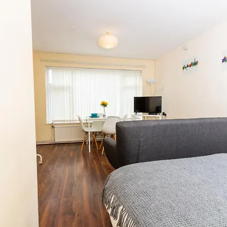 アパート Studio In Stretford With Great Transport Links *