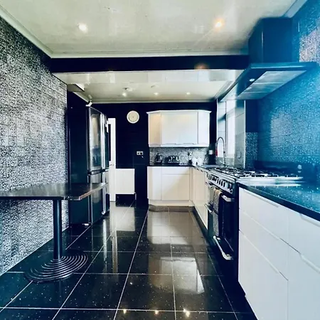 Holiday home Sweet - Spacious 7br House