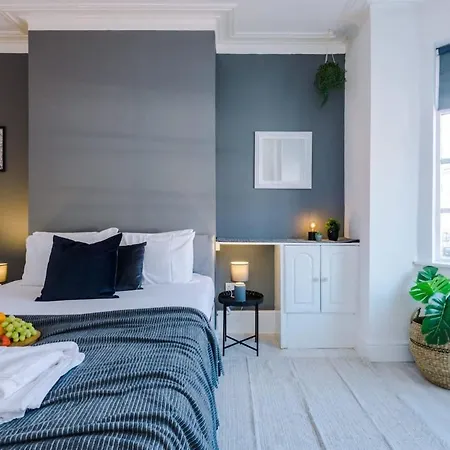 Large 4 Bedroom With Free Parking Near Mediacityuk 度假居 曼彻斯特