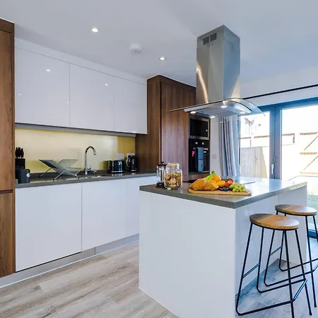 Rest&recharge At Waterway House Holiday home