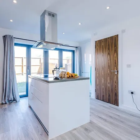 Rest&recharge At Waterway House Holiday home *