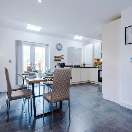 R&r - Modern Townhouse Near Etihad & Centre