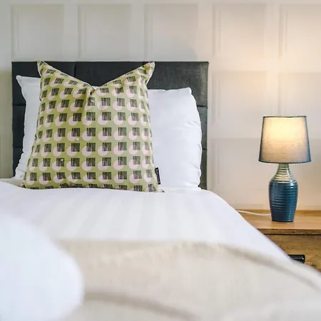 Vakantiehuis R&r - Modern Townhouse Near Etihad & Centre