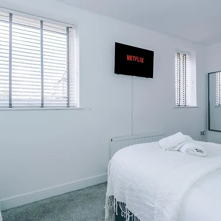 Vakantiehuis R&r - Modern Townhouse Near Etihad & Centre