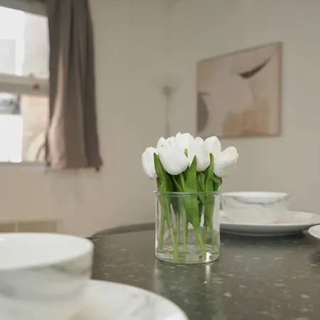City Centre 2br Strong Wifi Apartment *