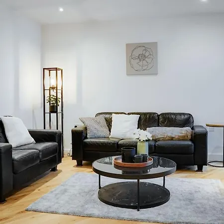 Elegant 2 Bedroom 2 Bathroom With Free Parking,city Centre Manchester