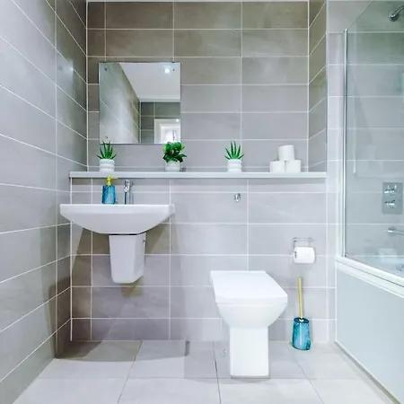 Lux Livin' - Luxury 2 Bed Sky Free Gym Manchester