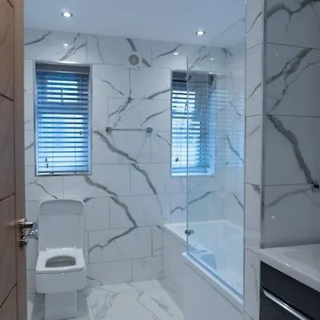 Apartment Luxury 4 Bedroom Manchester