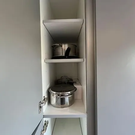 アパート Large Ensuite In With Free Parking