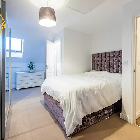 Egbert Escape Apartament *