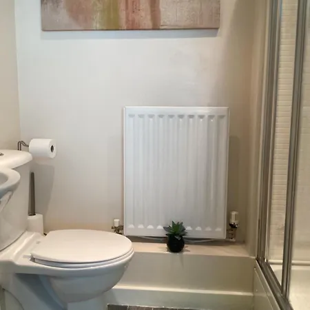 Modern 2 Bed, 2 Bath Near Etihad Stadium And Coop Live *