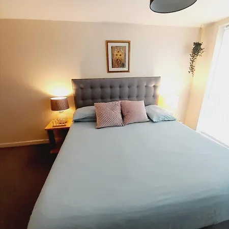 Modern 2 Bed, 2 Bath Near Etihad Stadium And Coop Live 公寓